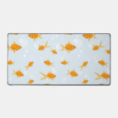 Cute poisson d'or nager dans l'eau (Recto)