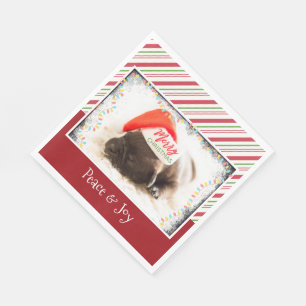 Cute Puppy Pug in een Rode Kerstmis Servet