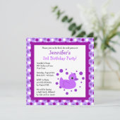 Cute Purple Ducky avec Pois Invitation d'anniversa (Debout devant)