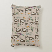 Cute Raccoon in Pine Forest Pattern Accent Kussen (Achterkant (Verticaal))