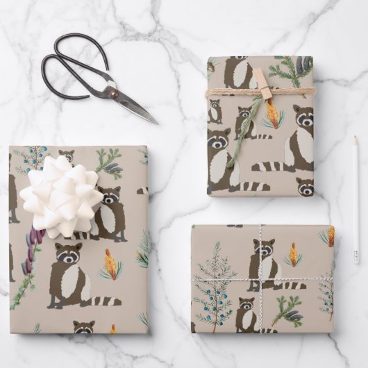 Cute Raccoon in Pine Forest Pattern Inpakpapier Vel (Voorkant)