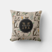 Cute Raccoon in Pine Forest Pattern Monogram Kussen (Voorkant)