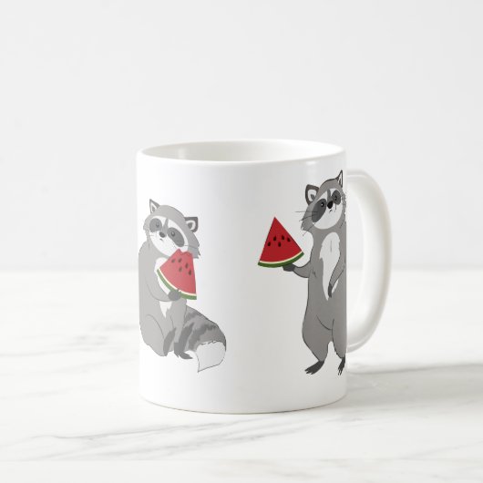 Cute raccoon met watermeloen koffiemok (Voorkant rechts)