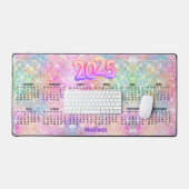Cute rainbow faux glitter Monogram 2025 calendar (Clavier et souris)
