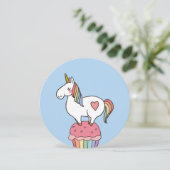Cute Rainbow Unicorn op Birthday Cupcake Kaart (Staand voorkant)