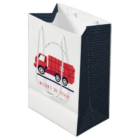 Cute Red Garbage Truck Kinder elke zondag Medium Cadeauzakje (Voorkant Gekanteld)