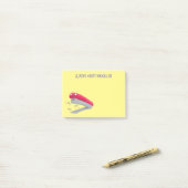 Cute red happy stapler cartoon post-it® notes (Op bureau)