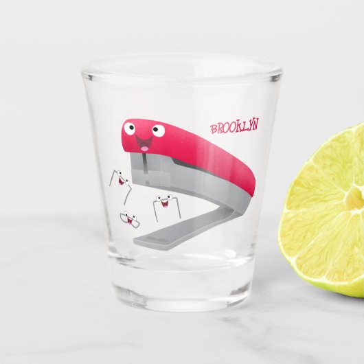 Cute red happy stapler cartoon shot glas (Voorkant)