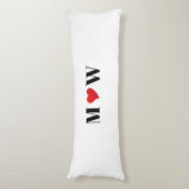 Cute red hart aangepaste initialen monogram lichaamskussen (Voorkant Verticaal)