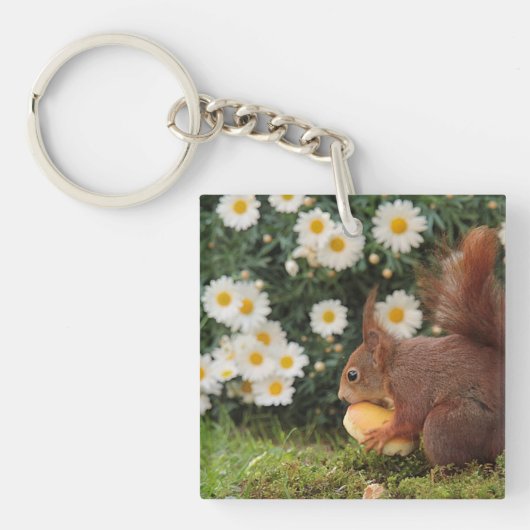Cute Red Squirrel and Daisies Sleutelhanger (Voorkant)