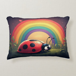 Cute Regenboog Lieveheersbeestje Gras Cartoon Ontw Accent Kussen