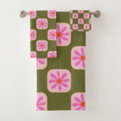 Cute Retro Boho Checkerboard Fleur vert rose  (En situation)