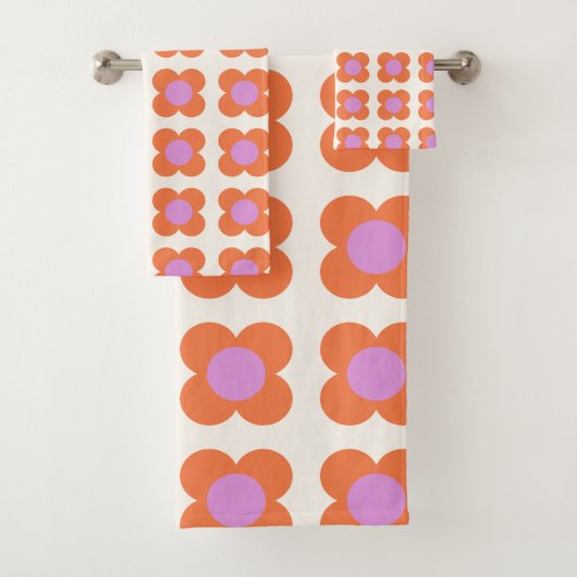 Cute Retro Pop Flower Pattern Roze en Oranje Bad Handdoek (Insitu)