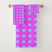 Cute Retro Stippen Pattern in Paars en Periwinkle Bad Handdoek (Insitu)