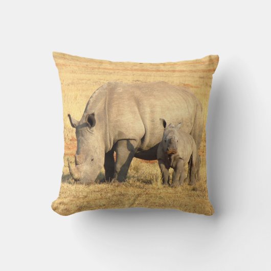 Cute rhinoceros in afrika kussen (Voorkant)