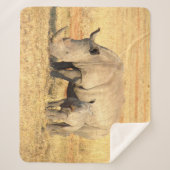 Cute rhinoceros in afrika sherpa deken (Voorkant)
