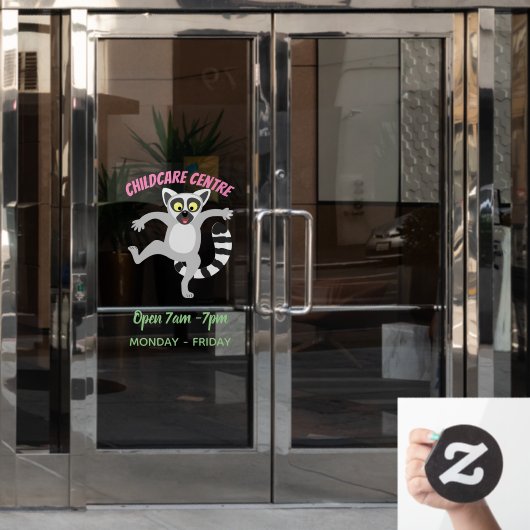 Cute ring tail lemur dansend cartoon illustratie raamsticker (Kantoordeur)