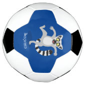 Cute ring tail lemur dansend cartoon illustratie voetbal (Gedraaid)