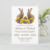 Cute Romantic Spring Floral Rabbits Wedding Invite Kaart (Staand voorkant)
