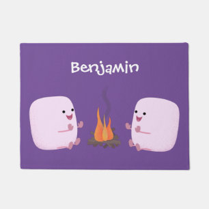 Cute roze marshmallows by kamp fire cartoon deurmat
