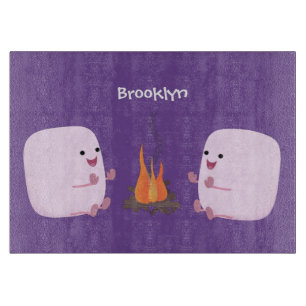 Cute roze marshmallows by kamp fire cartoon snijplank