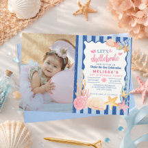 Cute Roze Schelp-viering Zee Schelp Onder Zee Foto