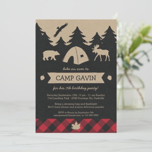Cute Rustic Flannel Camping Invitation de fête d'a (Debout devant)