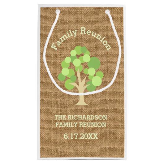 Cute Rustic Green Tree and Burlap Family Reunion Klein Cadeauzakje (Achterkant)