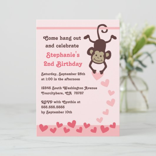 Cute singe coeurs invitation à la fête d'anniversa (Debout devant)