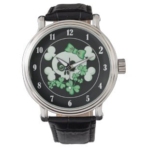 Cute Skull met Shamrocks Horloge