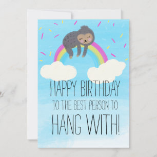 Cute Sloth Hangen op Rainbow Birthday Friend Kaart