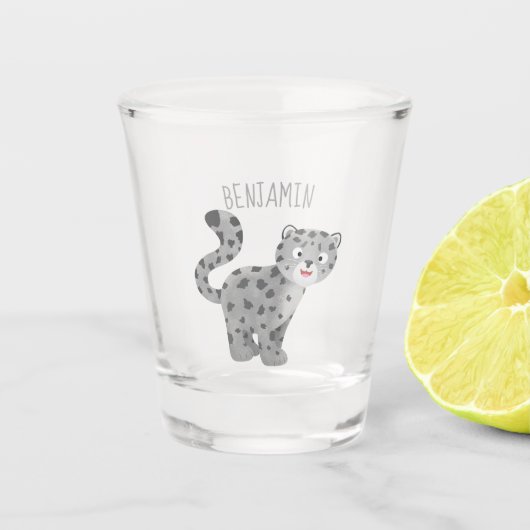 Cute snow leopard cartoon shot glas (Voorkant)