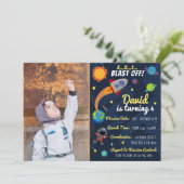 Cute Space Birthday Uitnodiging met foto (Staand voorkant)