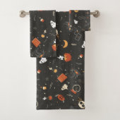 Cute Spooky Whimsical Halloween Pattern Achtergron Bad Handdoek (Insitu)
