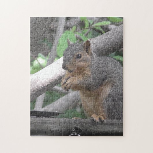 Cute Squirrel Eating Nut Legpuzzel (Verticaal)