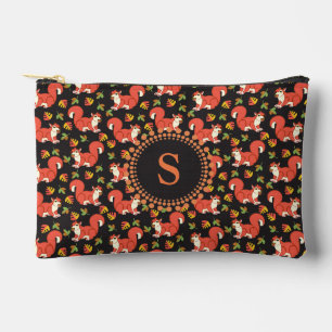 Cute Squirrel en Autumn Leaf Pattern Monogram Etui