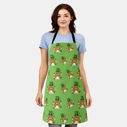 Cute St Patrick's Day Cat with Shamrocks Cartoon Schort (Gedragen)