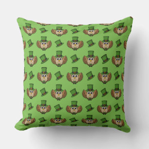 Cute St Patrick's Day Owl Cartoon Kussen