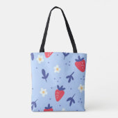 Cute Strawberry and Spring Flower Pattern on Blue Draagtas (Achterkant)