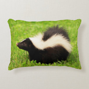 Cute Striped Skunk Accent Kussen
