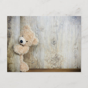 Cute Stuffed Beer Rustic Wooden Backdrop Briefkaart