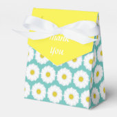 Cute Summer Daisies Pattern on Blue Bedankdoosjes (Voorkant Zijde)