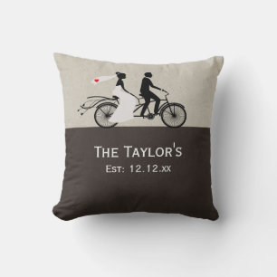 Cute Tandem Bike Bride and Groom Wedding Kussen