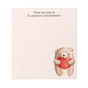 Cute Teddy Bear die een rood hart draagt Notitieblok