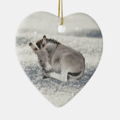 Cute Tiny Donkey Foal in sneeuw Keramisch Ornament (Rechts)