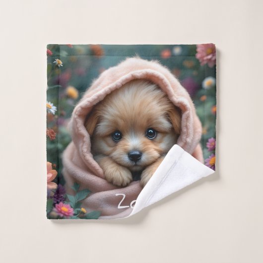 Cute, tiny, fluffy puppy surrounded by flowers (Gant de toilette)