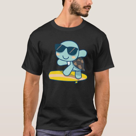 Cute turtle wearing sunglasses on surfboard t-shirt (Voorkant)