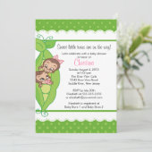 Cute Twin Monkeys Pea Pod Baby Show Invitations (Debout devant)