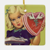 Cute Valentijnsdag, meisje met chocolade Keramisch Ornament (Voorkant)