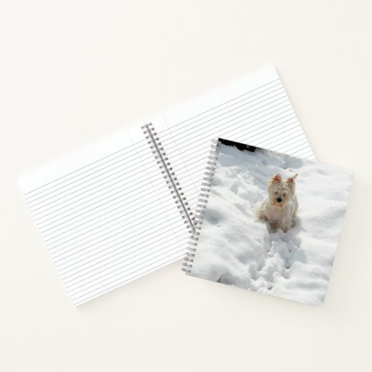 Cute Westie Dog dans le journal de Carnet de neige (Intérieur)